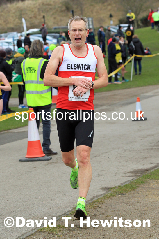 Senior women and veteran women and men over-50s NECAA Road Relay Champs., Hetton Lyons Park, Hetton le Hole, County Durham. Photo: David T. Hewitson/Sports for All Pics